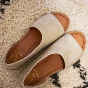 Cut Out Flats - Beast Fashion